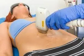 Habitar tu cuerpo con ligereza: el cuidado íntimo como ritual silencioso